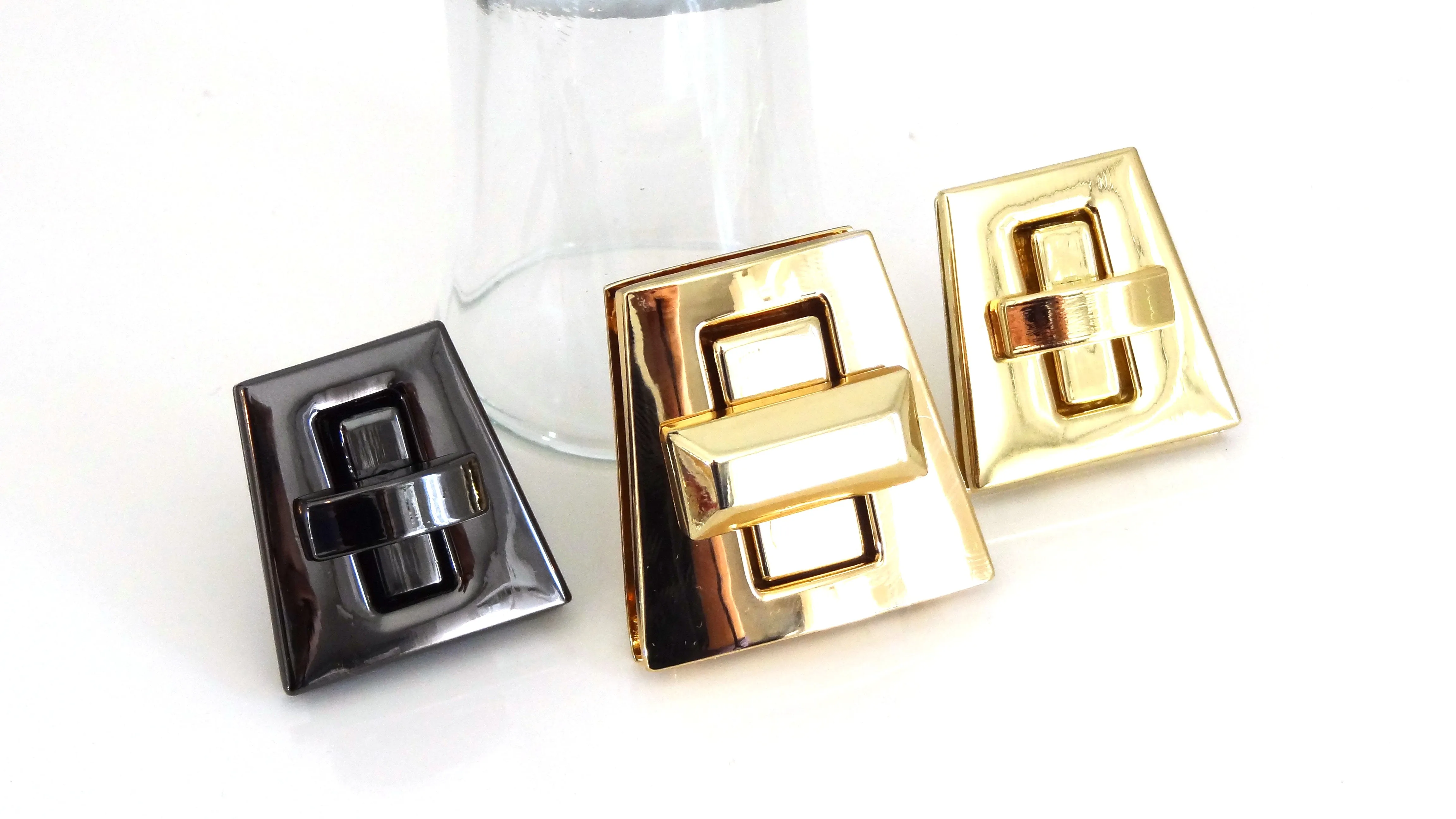 CLEARANCE ---- Trapezoid Twist Locks - Small and Mini